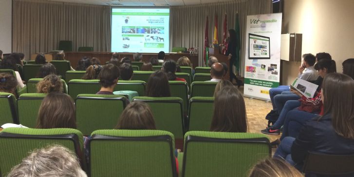 maria jaureguizar vetmasi, vetresponsable, charla en al ucm uso responsable medicamentos