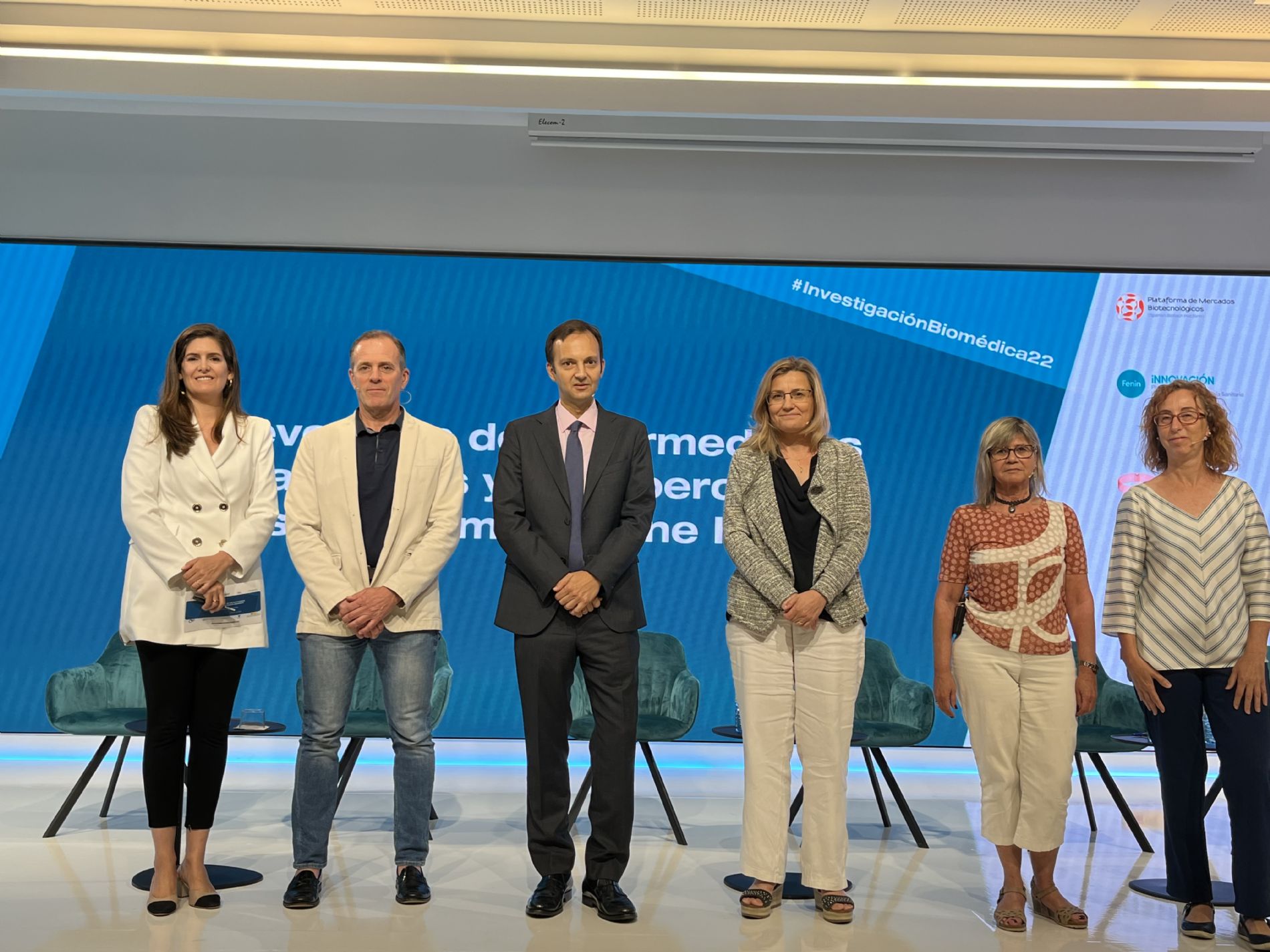 Foto grupo mesa redonda